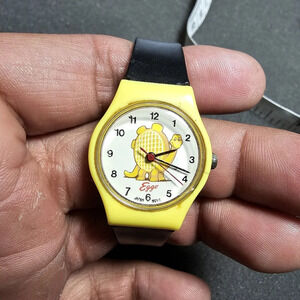 Vintage Promotional Eggo Waffles Kids Quarts Dinosaur Yellow Watch Working watch